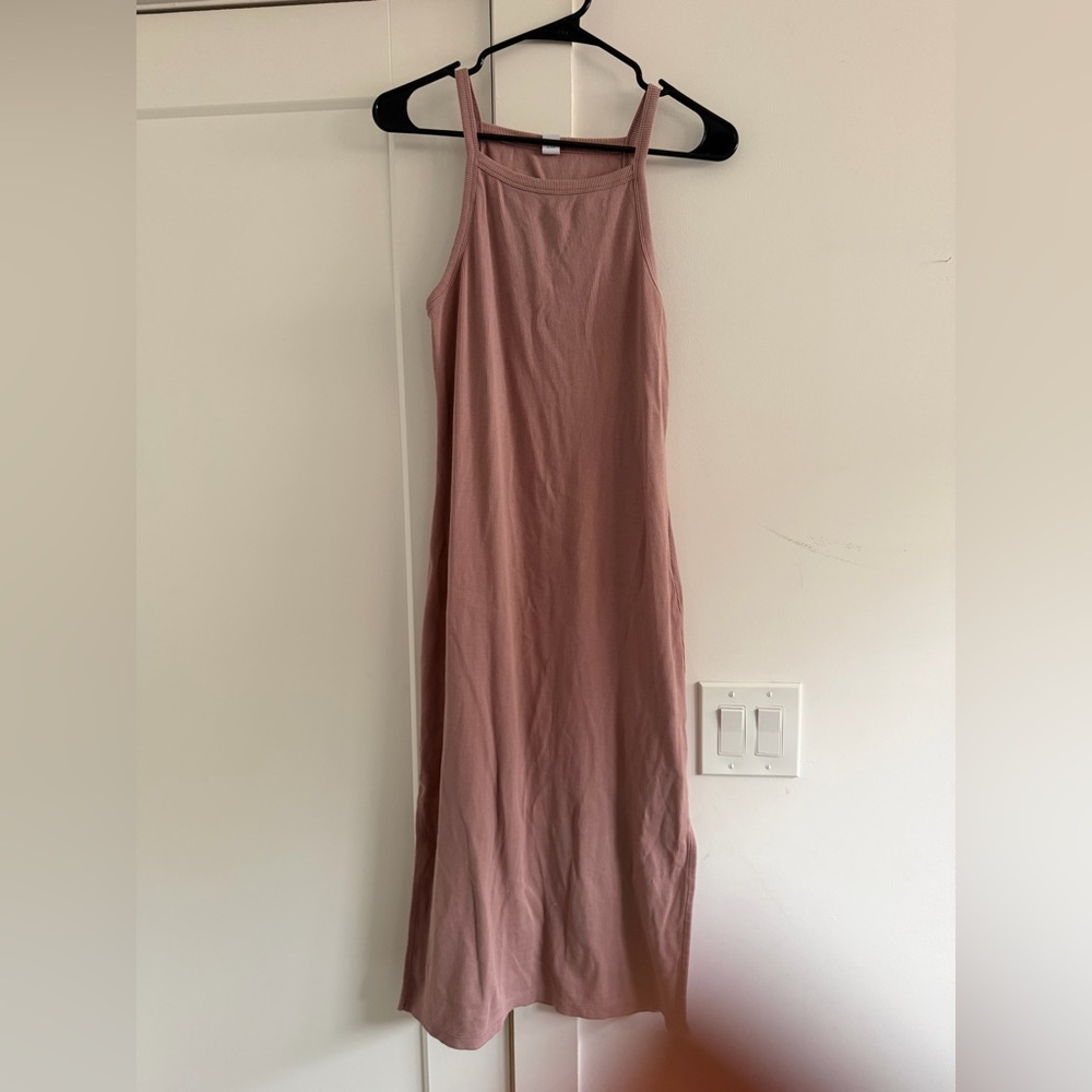 Old Navy ribbed knit midi dress